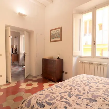 アパート Enchanting 2 Bedroom ローマ