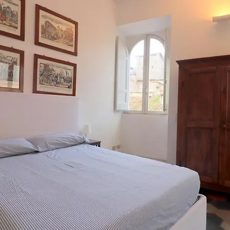 Enchanting 2 Bedroom ローマ