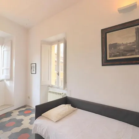 Enchanting 2 Bedroom ローマ